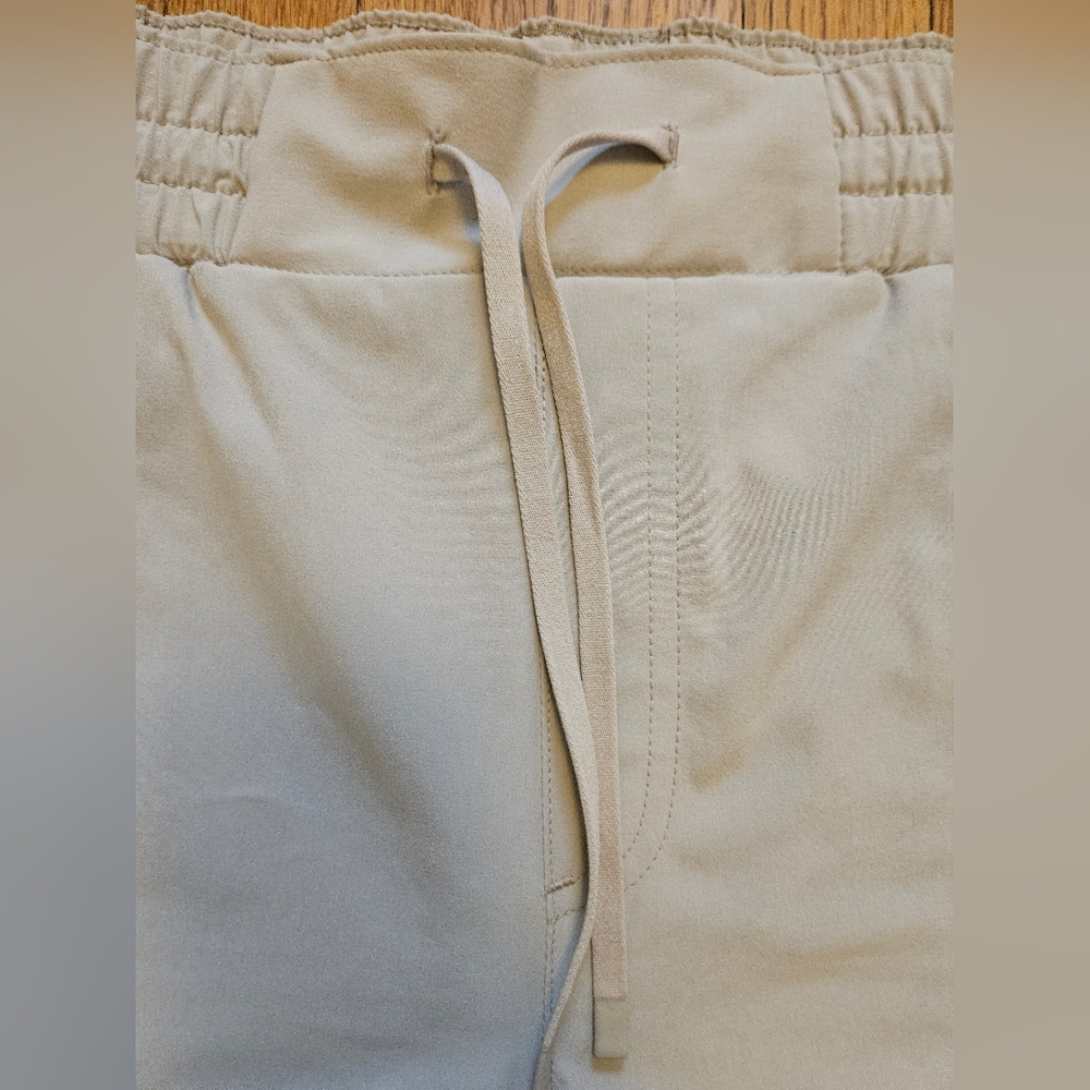 Women's L.L. Bean VentureStretch Cargo Trail PantsSize XL - Picture 4 of 6